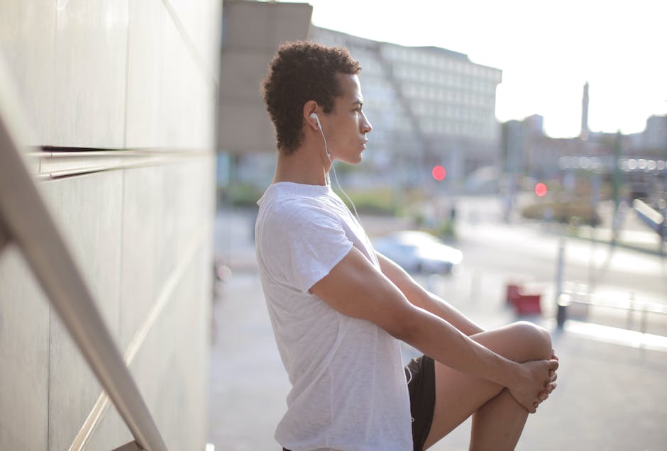  Abhilfe gegen dicke Beine im Sommer schaffen